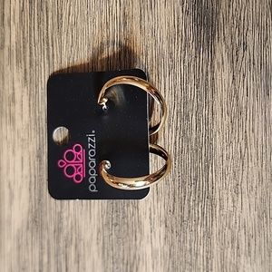 NWT Goldtone Hoops Pierced Earrings 1" diameter